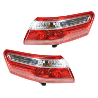 TRQ® - Driver Side Outer Replacement Tail Lights