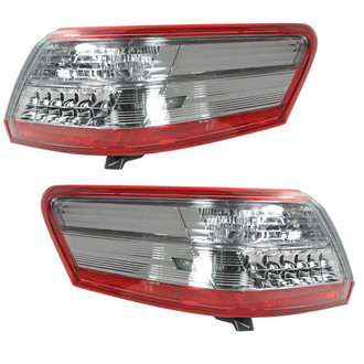 TRQ® - Driver Side Outer Replacement Tail Lights