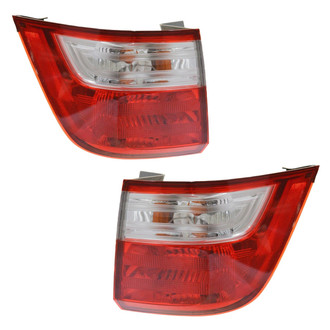 TRQ® - Driver and Passenger Side Outer Replacement Tail Lights