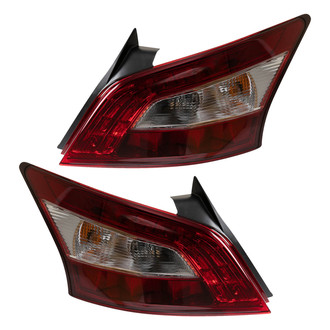 TRQ® LTA80290 - Driver and Passenger Side Replacement Tail Lights