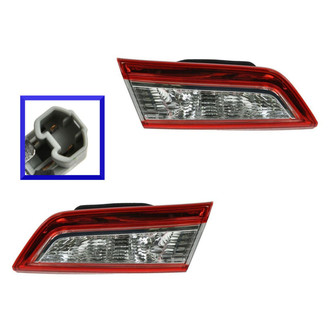 TRQ® - Driver and Passenger Side Inner Replacement Tail Lights