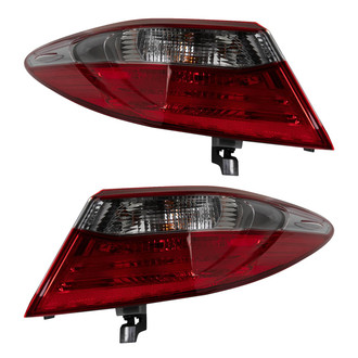TRQ® - Driver and Passenger Side Outer Replacement Tail Lights