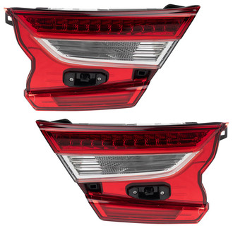 TRQ® - Driver and Passenger Side Inner Replacement Tail Lights