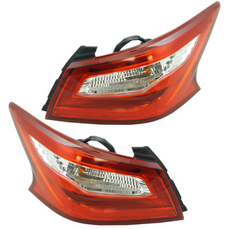 TRQ® - Driver and Passenger Side Outer Replacement Tail Lights