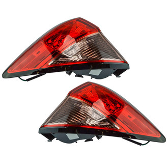 TRQ® - Driver and Passenger Side Outer Replacement Tail Lights