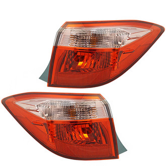 TRQ® - Driver and Passenger Side Outer Replacement Tail Lights