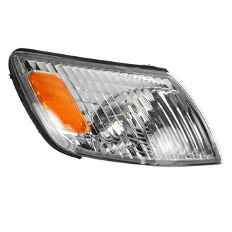 TRQ® - Passenger Side Replacement Turn Signal/Corner Light