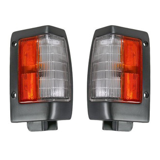 TRQ® - Driver and Passenger Side Replacement Turn Signal/Corner Lights