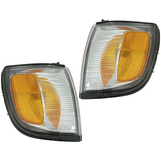 TRQ® - Driver and Passenger Side Replacement Turn Signal/Corner Lights