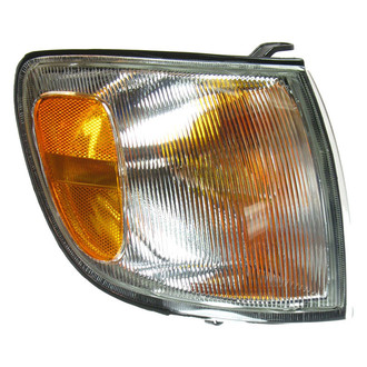 TRQ® - Passenger Side Replacement Turn Signal/Corner Light