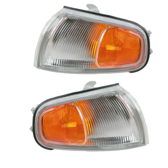 TRQ® - Driver and Passenger Side Replacement Turn Signal/Corner Lights