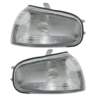 TRQ® - Driver and Passenger Side Replacement Turn Signal/Corner Lights