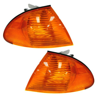 TRQ® - Driver and Passenger Side Replacement Turn Signal/Corner Lights
