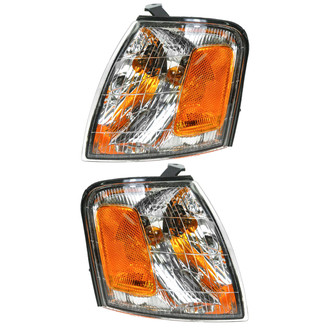 TRQ® - Driver and Passenger Side Replacement Turn Signal/Corner Lights