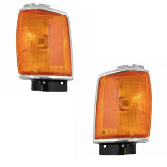 TRQ® - Driver and Passenger Side Replacement Turn Signal/Corner Lights