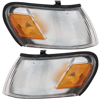 TRQ® - Driver and Passenger Side Replacement Turn Signal/Corner Lights