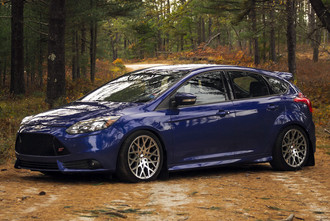 VALE Silver with Mirror Cut Face on Ford Focus