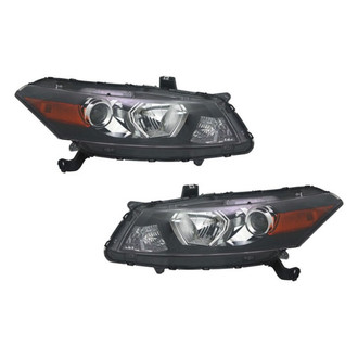 TYC® - Driver and Passenger Side Replacement Headlight Set (Standard Line)