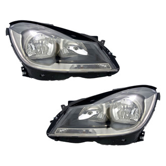 TYC® - Driver and Passenger Side Replacement Headlight Set (Standard Line)