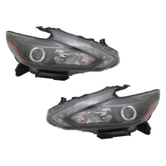 TYC® - Driver and Passenger Side Replacement Headlight Set (Standard Line)