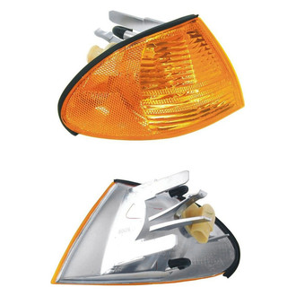 URO Parts® - Passenger Side Replacement Turn Signal/Corner Light