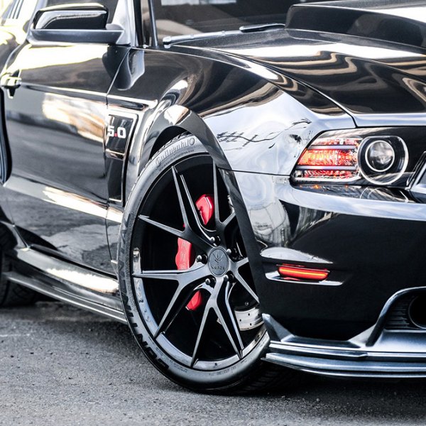 VERDE® - AXIS Matte Graphite on Ford Mustang